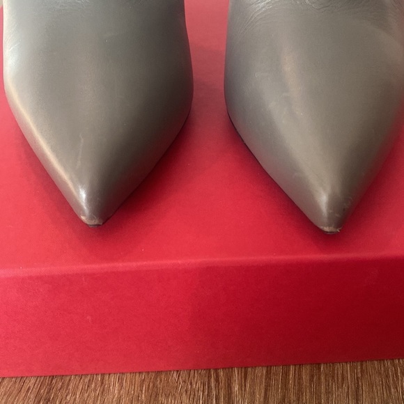 Saint Laurent Leather Ankle Boots 39.5 Authentic - Picture 8 of 10